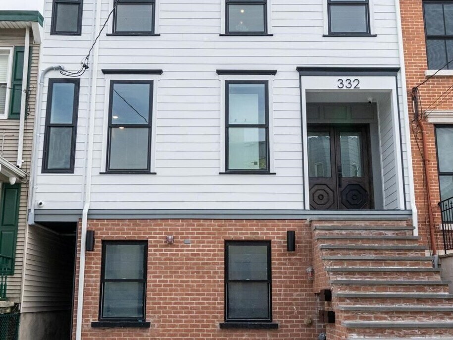 332whiton